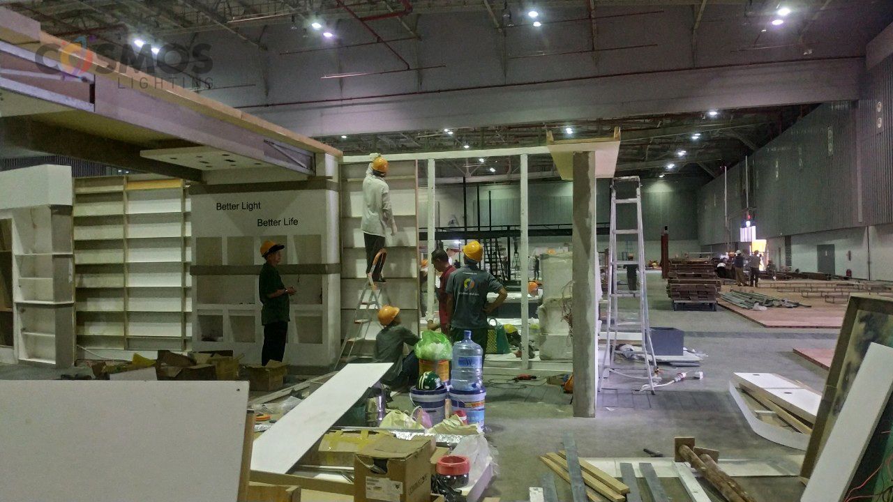 cosmos-trien-lam-vietbuild-12-2019